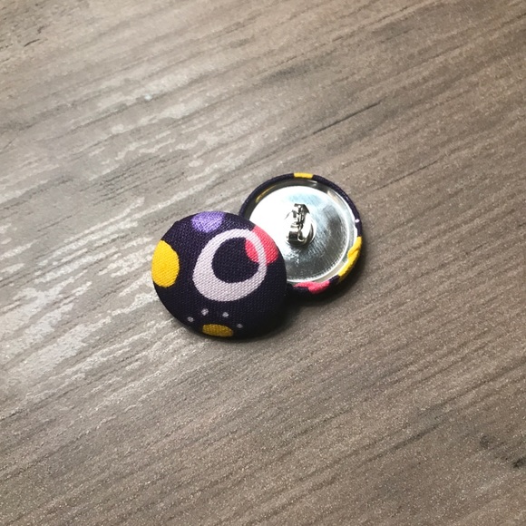 Earrings - Picture 1 of 2